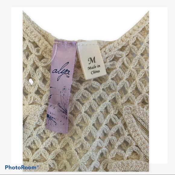 Francesca’s Boho Knit Top Size Medium - Picture 2 of 5